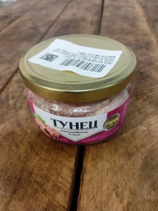 тунец в банке